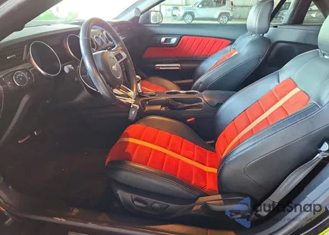 2020 Ford Mustang z USA, uszkodzony, nr VIN 1FATP8UD1L5100075